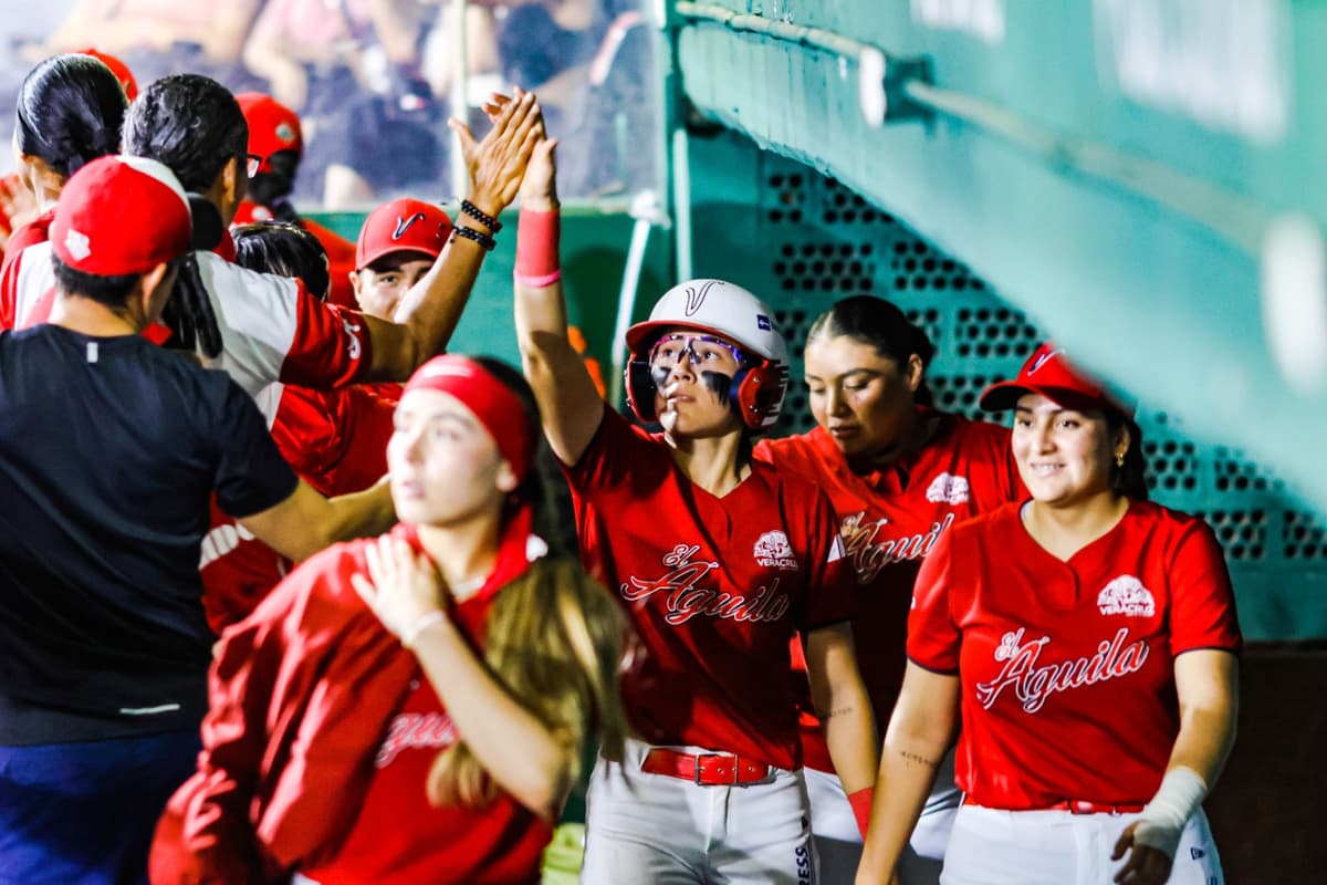 El Águila blanquea  a las Olmecas