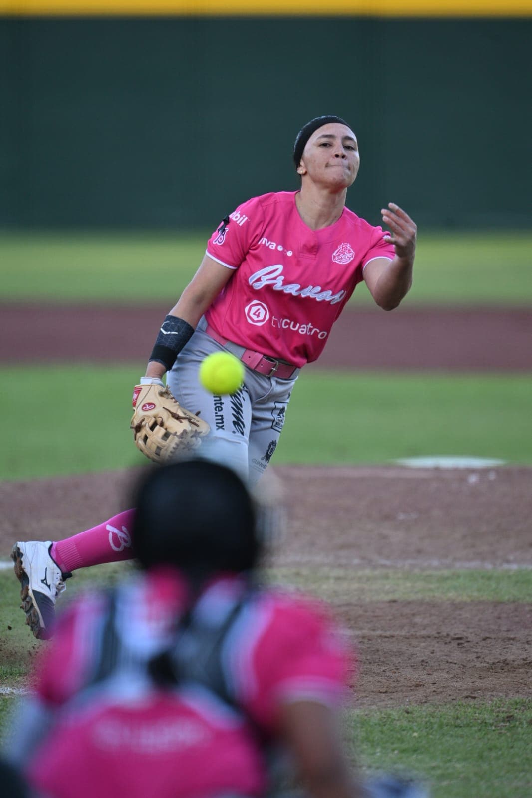 Bravas se lleva "juego de las golondrinas" en el Centenario