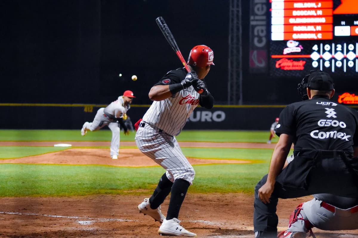 Campeche gana duelo de batazos en Durango