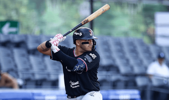 Madruga Toros a Charros y se lleva serie