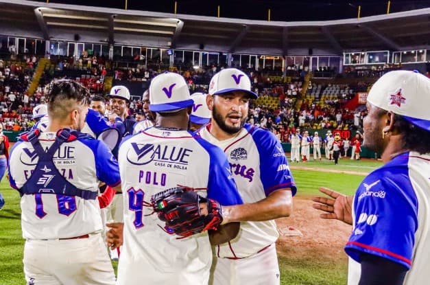 El Águila gana doble cartelera y está en playoffs
