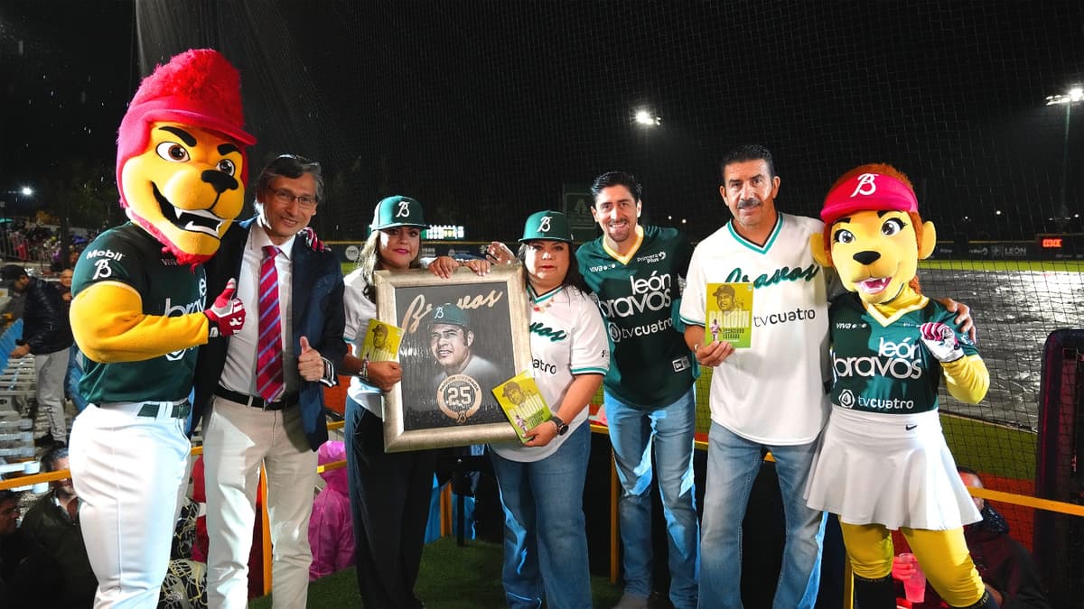 Bravos honran la memoria de “Paquín” Estrada y retiran el número 25