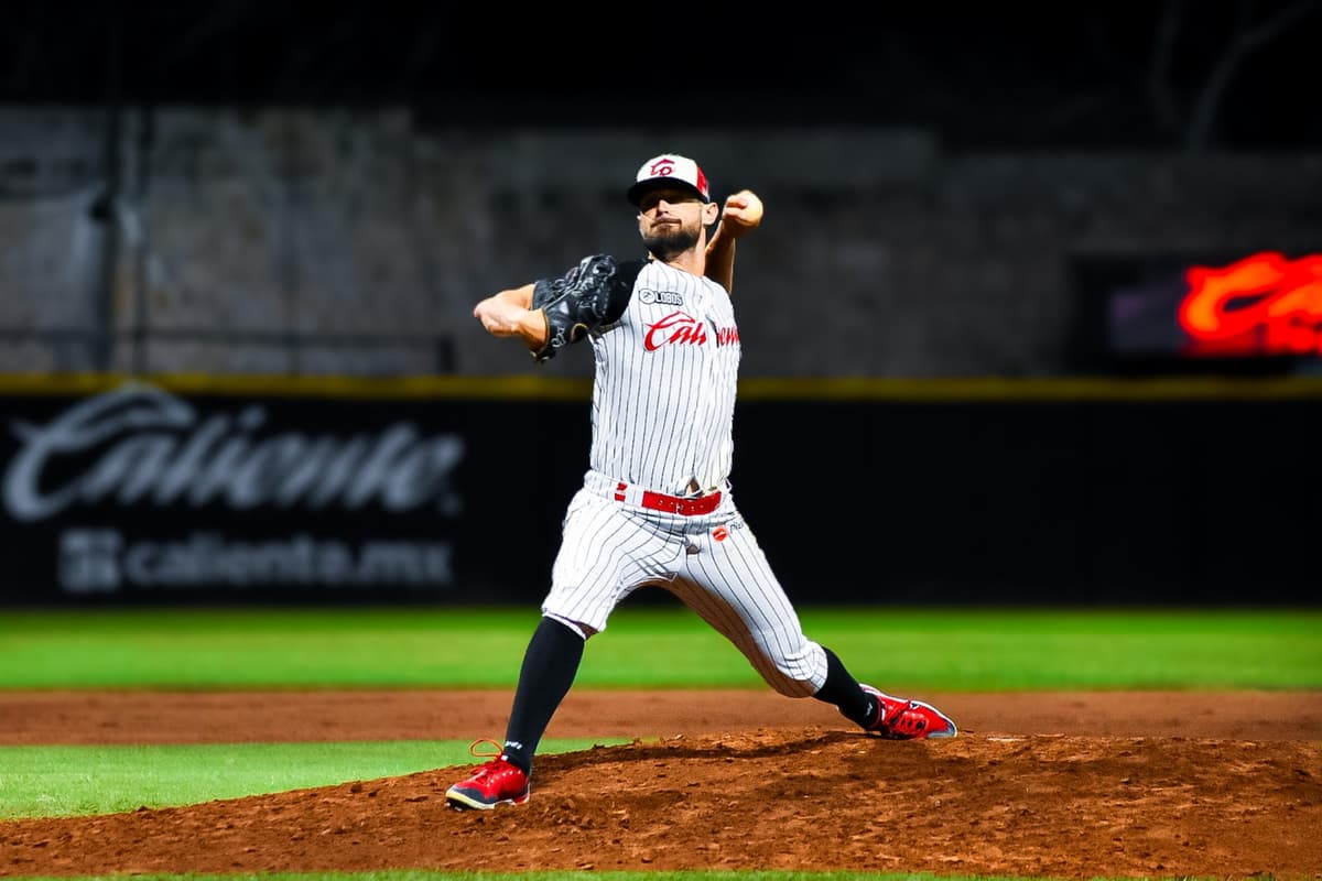 Con gran apertura de Holmes, Caliente triunfa ante Charros y empata la serie.