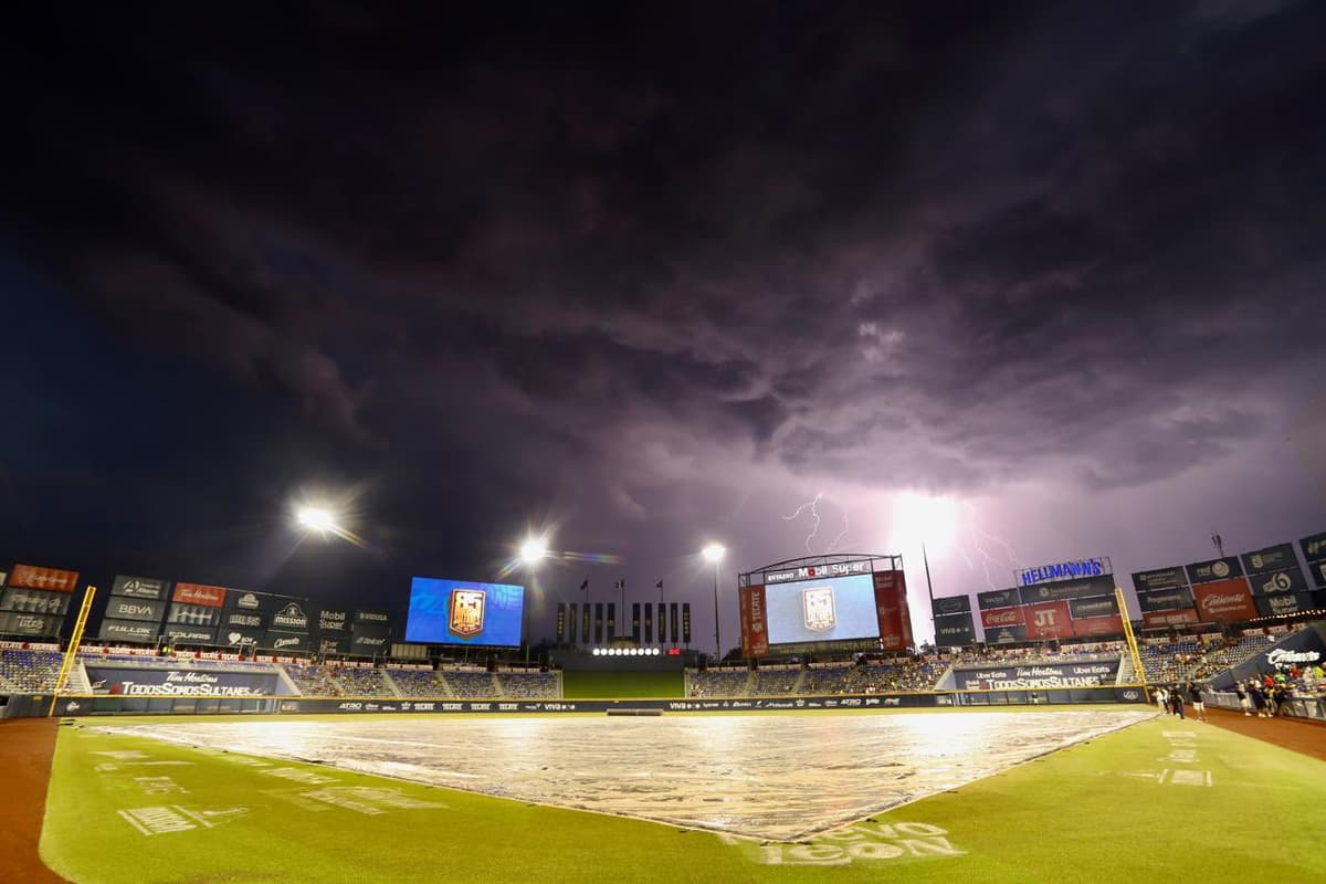 Juego pospuesto por lluvia en Monterrey