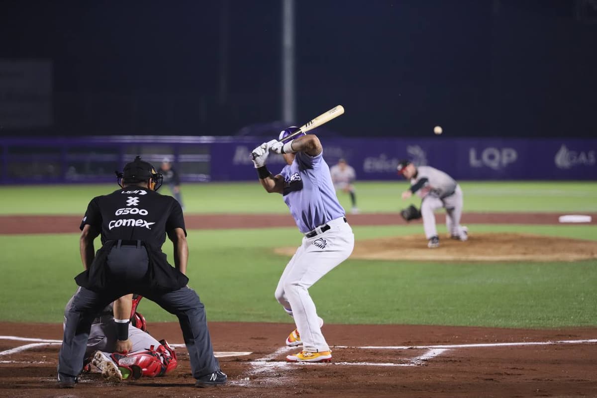 Explota la ofensiva de Conspiradores para igualar la serie ante Campeche