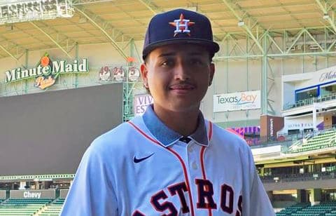 Arturo Flores, promesa de Saraperos, firma con los Astros de Houston