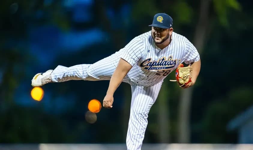 Fortalece Dorados su rotación con la llegada de Abdiel Saldaña