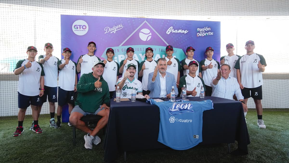 Bryan Lara es histórica firma de la Academia Bravos-CODE para Dodgers