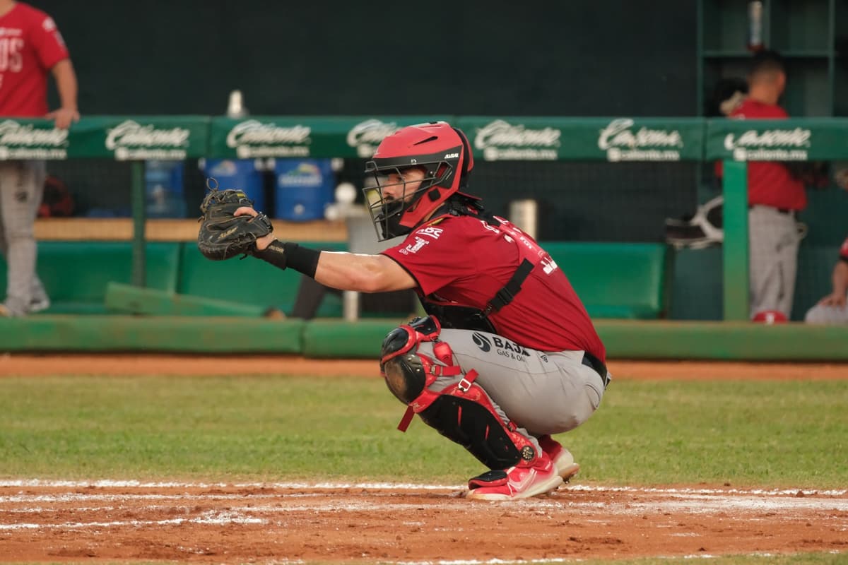 Catcher All Star y outfielder de 5 herramientas llegan a Rieleros de Aguascalientes