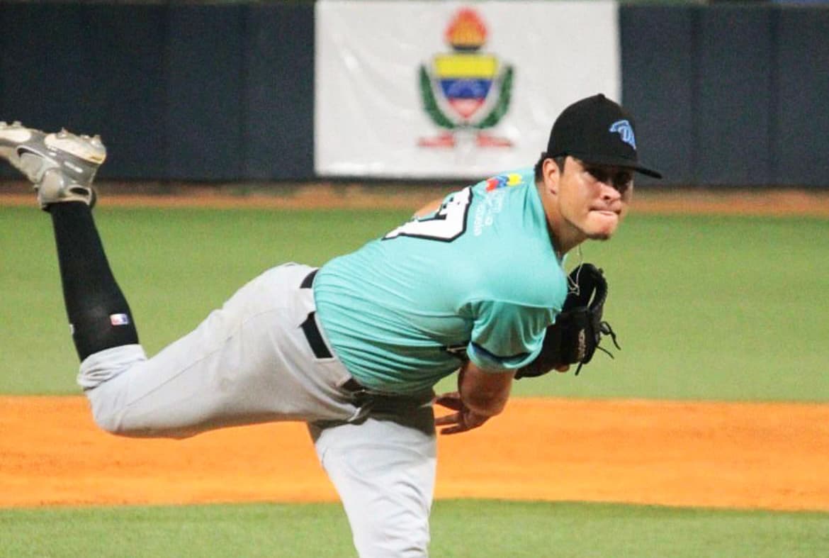 El venezolano José Gabriel Torres se une al staff de pitcheo melenudo