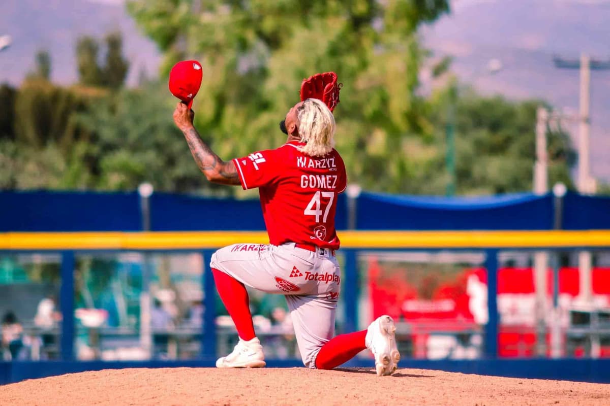 El relevista venezolano Yapson Gómez llega a los Leones