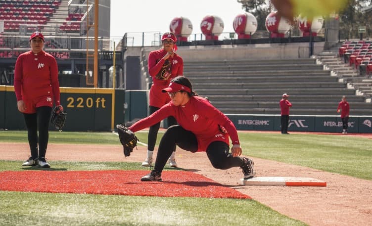 Diablos Rojos cumple primer entrenamiento en el Estadio Alfredo Harp Helú